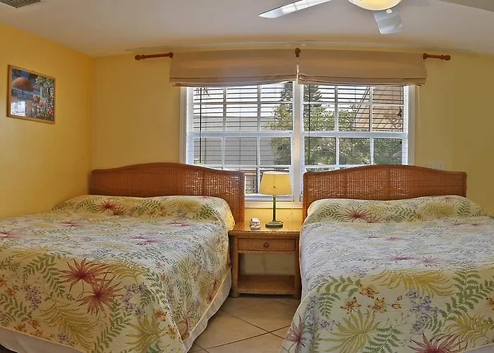 Manatee Bay Inn