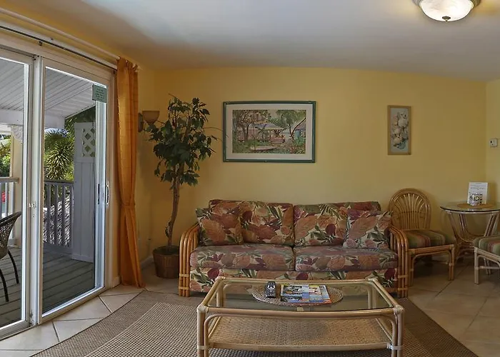 Manatee Bay Inn